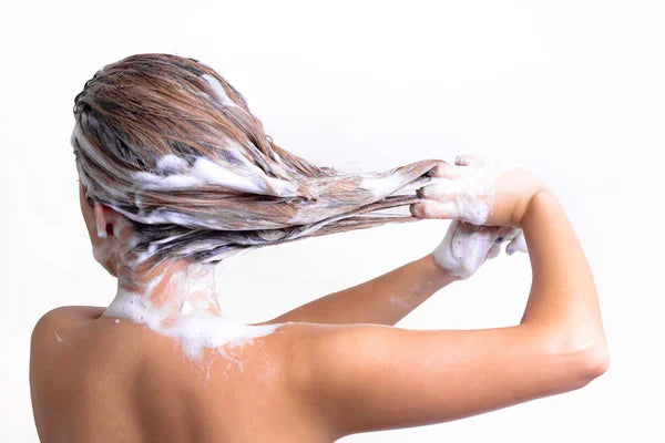 Unlocking the Secrets of Clarifying Shampoo: When and Why You Should Use It